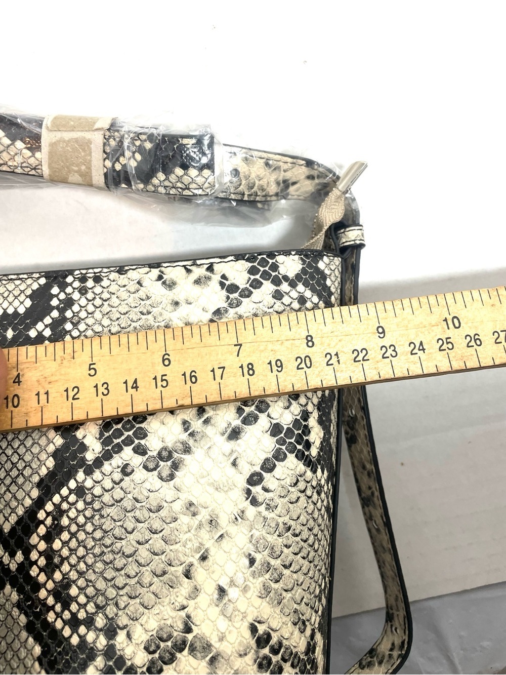 Women’s Snake Print Crossbody Bag Neutral Faux Leather Shoulder Purse NWOT - Picture 10 of 12